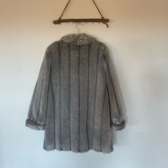 Dennis basso gray faux fur coat - Picture 4 of 8